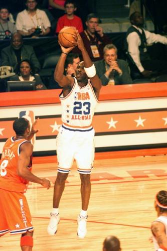 Fotografia de mil - Galeria Fotografica: baloncesto y mas - Foto: michael jordan all star game \'03