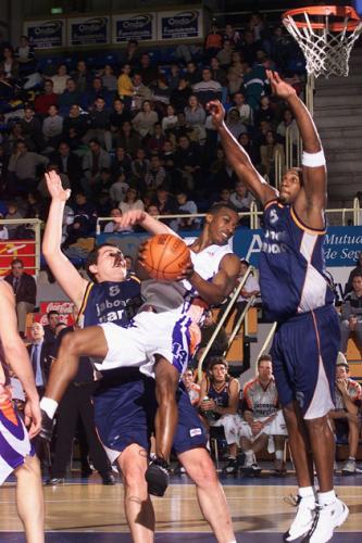 Fotografia de mil - Galeria Fotografica: baloncesto y mas - Foto: ural great \'03