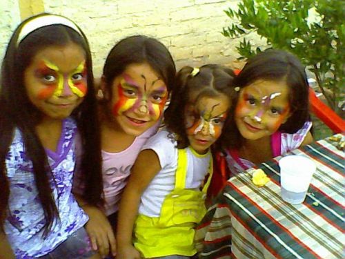 Fotografia de PAYASO BATATA - Galeria Fotografica: DIA PRIMAVERA VARONES - Foto: chicas felices