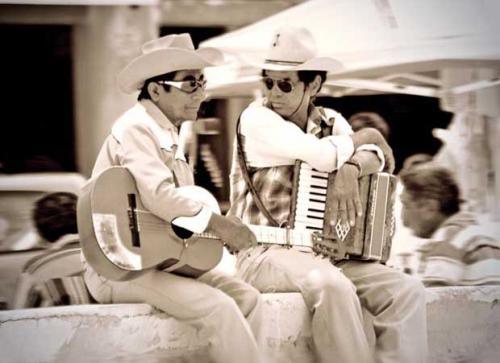 Fotografia de Pieyro - Galeria Fotografica: Retratos Urbanos - Foto: Musicos