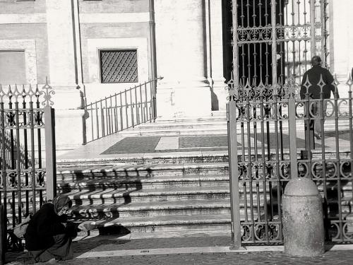 Fotografia de Elena Perez - Galeria Fotografica: Italia - Foto: Entrada de una catedral de Roma