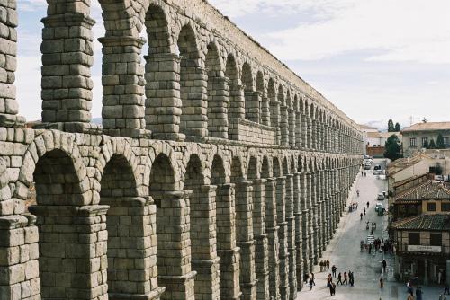 Fotografia de PAB - Galeria Fotografica: Viajando por Europa - Foto: El acueducto de Segovia