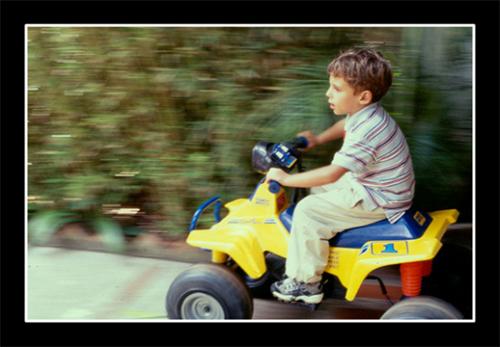 Fotografia de Gustavo - Galeria Fotografica: Mis Nios... - Foto: Caniel volando