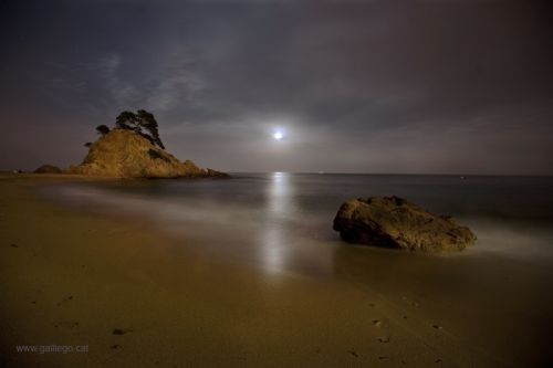 Fotografia de Jordi Gallego - Galeria Fotografica: Nocturnas - Foto: Cap Roig y luna