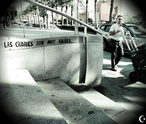 Fotografia de xavieres - Galeria Fotografica: PEOPLEARESTRANGE.* - Foto: LASCIUDADESONMUYGRISES.*