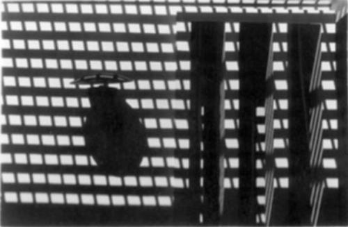 Fotografia de Buscador de Imagenes - Galeria Fotografica: Algo m�s de Blanco y Negro (y algo de color). - Foto: cuadr�cula de sombras