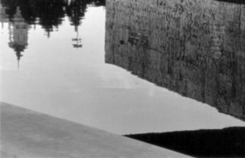 Fotografia de Buscador de Imagenes - Galeria Fotografica: Algo ms de Blanco y Negro (y algo de color). - Foto: Reflejo sobre un estanque