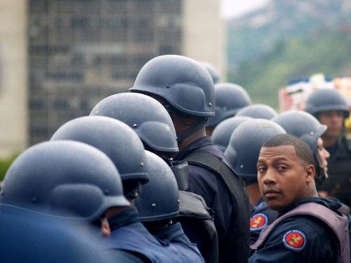 Fotografia de Fernando - Galeria Fotografica: Manifestaciones en Venezuela - Foto: Policias