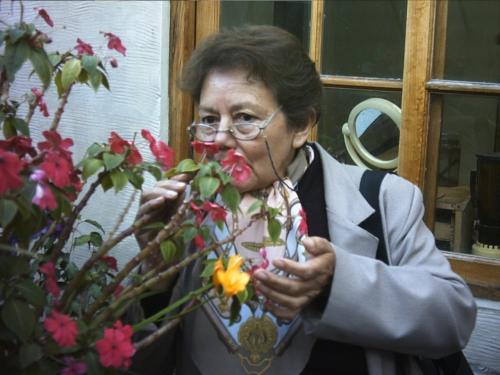 Fotografia de fotolac - Galeria Fotografica: retratos - Foto: ENTRE FLORES