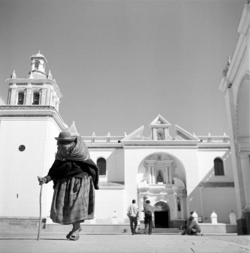 Fotografia de Ismael Herrero - Galeria Fotografica: Bolivia - Foto: Anciana e Copacabana