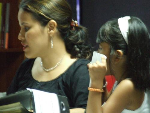 Fotografia de VHAvilan - Galeria Fotografica: Retratos - Foto: junto a mama