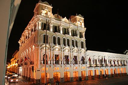 Fotografia de Cobertura Fotogrfica Edison Tayupanta Herrera - Galeria Fotografica: ARQUITECTURA - Foto: Actual Hotel Plaza Grande