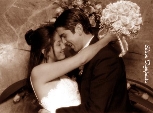 Fotografia de Cobertura Fotogrfica Edison Tayupanta Herrera - Galeria Fotografica: BODAS - Foto: AMOR PROFUNDO,