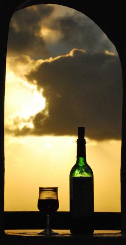 Fotografia de bar gure-toki - Galeria Fotografica: medio dia o medio noche - Foto: vino Rioja en Lanzarote
