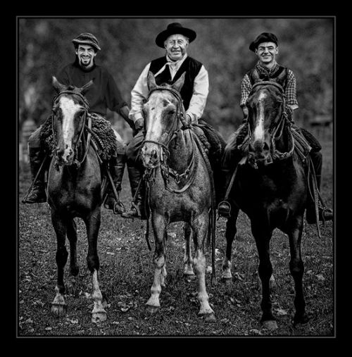 Fotografia de Jose C. Kalinski - Galeria Fotografica: Simplemente Fotografias - Foto: Tres Jinetes