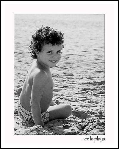 Fotografia de Imnov@ Fotografos - Galeria Fotografica: Miradas y retratos en B&N - Foto: En la playa