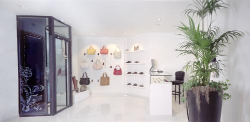 Fotografia de Fornesfoto - Galeria Fotografica: Trabajo de arquitectura - Foto: Tienda Gimena