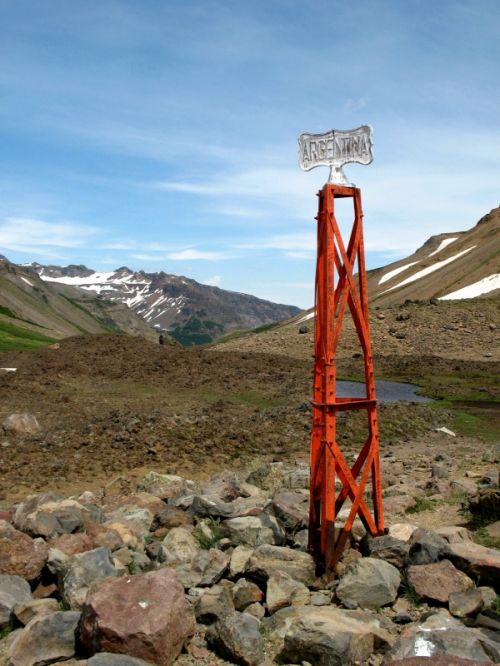 Fotografia de Pato - Galeria Fotografica: Patagonia I - Foto: Hito fronterizo