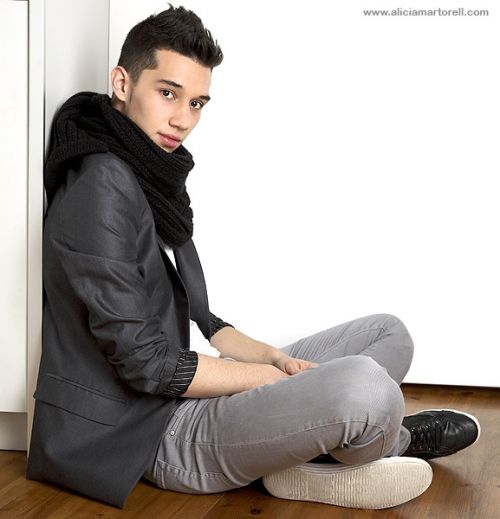 Fotografia de POEMA PROJECTS, S.L. - Galeria Fotografica: Retratos - Foto: Sitting