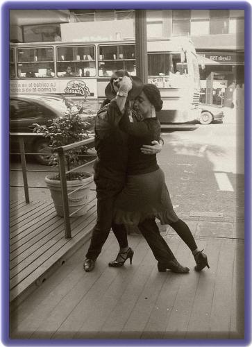 Fotografia de eljolu - Galeria Fotografica: Urbana - Foto: Tango segunda mirada