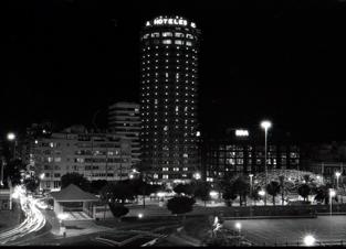 Fotografia de cecilio - Galeria Fotografica: Las Palmas de Gran Canaria - Foto: Hotel Nocturno