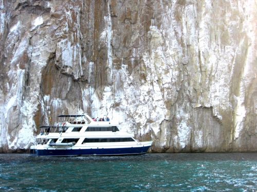 Fotografia de JORGE SALIM - Galeria Fotografica: EL PARAISO DE DARWIN - Foto: casi al borde