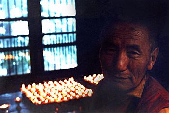 Fotografia de - Martin Katz Fotografia - - Galeria Fotografica: Viajes Varios - Foto: Monje Tibetano en Rishikesh - India