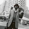 Fotos de PHOTOFACTUM -  Foto: Nueva York walking down the street - Hombre sabio