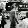 Fotos de PHOTOFACTUM -  Foto: Nueva York walking down the street - Guess time
