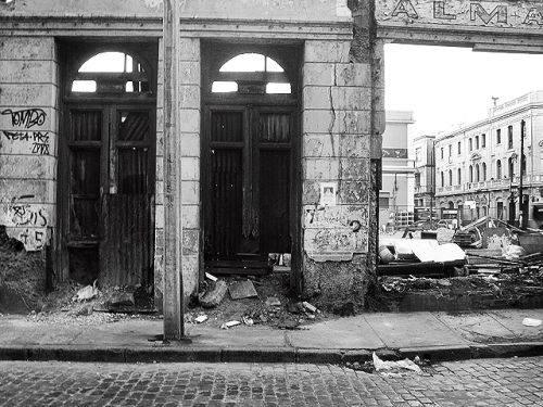 Fotografia de SMF - Galeria Fotografica: Valparaso - Foto: puertas