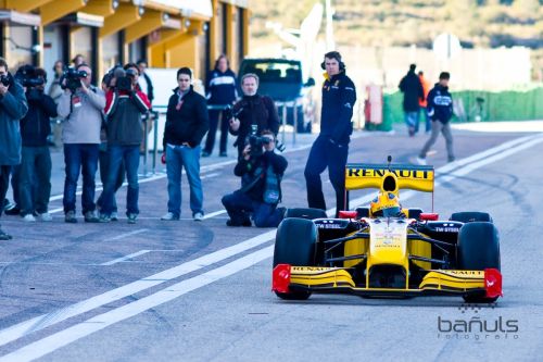 Fotografia de Bauls Fotografo - Galeria Fotografica: Deporte - Foto: Kubica saliendo de Pit-Lane