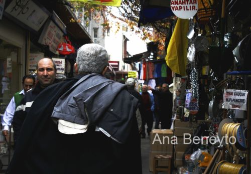 Fotografia de Ana Beneyto - Galeria Fotografica: Ana Beneyto - Foto: Calle de Estambul