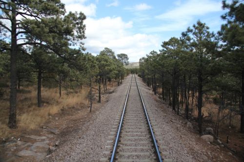 Fotografia de Alejandro Rule - Galeria Fotografica: CHEPE - Foto: Desde el cabus se asoma la sierra