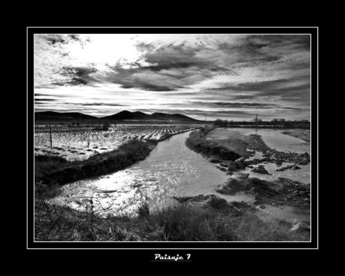 Fotografia de Cruz fotgrafo - Galeria Fotografica: PAISAJES - Foto: Rio Azuer en b y n