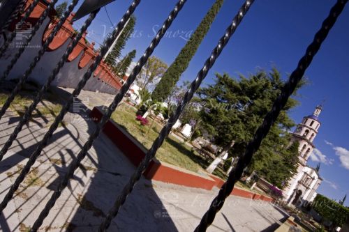 Fotografia de Federico Vargas Somoza - Galeria Fotografica: ARQUITECTURA - Foto: TEMPLO PARROQUIAL