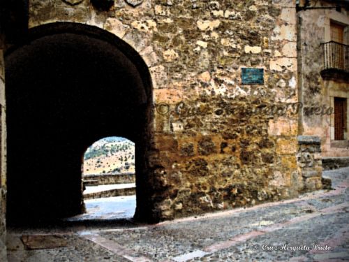 Fotografia de Cruz fotgrafo - Galeria Fotografica: SOPORTALES Y OTRAS - Foto: SALIENDO DE PEDRAZA