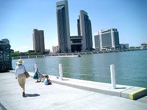 Fotografia de cr-fotos - Galeria Fotografica: Mi mujer, mi mejor modelo - Foto: Mi mujer caminando en la costera