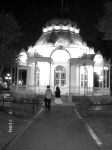 Fotografia de Di - Galeria Fotografica: Calles - Foto: hacia el sonido de las guitarras