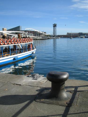 Fotografia de SARA LLOVERA - Galeria Fotografica: VERMUT AL SOL DE INVIERNO - Foto: LAS GOLONDRINAS