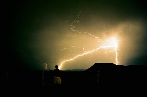 Fotografia de Roberto Ramos - Galeria Fotografica: El 0asis del Desierto Cuatrocienegas - Foto: Contemplando la tormenta
