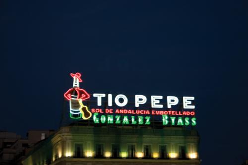 Fotografia de artfactoryart - Galeria Fotografica: madrid km 0 in the roads of life - Foto: tio pepe