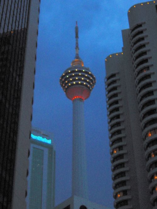 Fotografia de Romer Gutierrez - Galeria Fotografica: Malaysia - Foto: Menara Kuala Lumpur (Torre KL)
