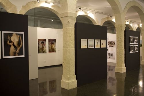 Fotografia de COBERTURA PHOTO - Galeria Fotografica: Cursos y actividades en Cobertura Photo  - Foto: Exposicion EU Women CAF Almeria 2008