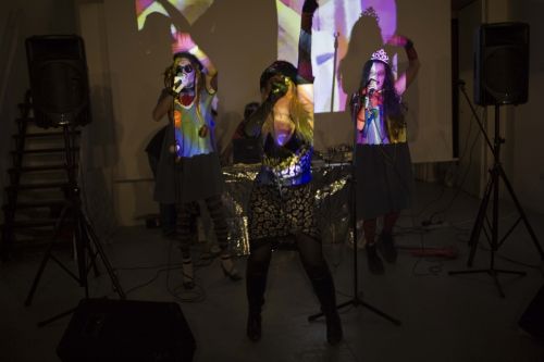 Fotografia de COBERTURA PHOTO - Galeria Fotografica: Cursos y actividades en Cobertura Photo  - Foto: Exposicion Antonio Perez Area de descanso 2008