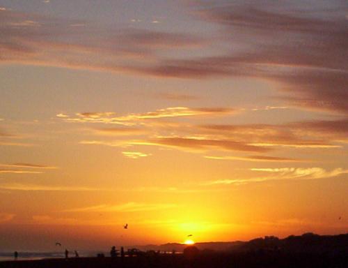 Fotografia de  - Galeria Fotografica: NECOCHEA, LAS MEJORES PLAYAS ARGENTINAS - Foto: HUNDIDO EN EL HORIZONTE