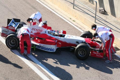 Fotografia de Maireles - Galeria Fotografica: F1 Circuito Ricardo Tormo Valencia - Foto: Trulli - Toyota