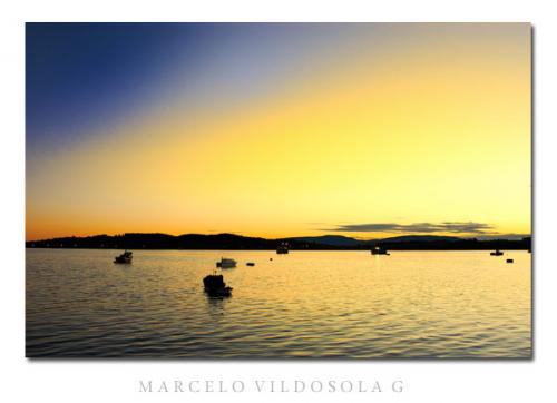 Fotografia de Vildsola Garrig Fotgrafia - Galeria Fotografica: Calendario 2009 - Foto: Atardecer en Quellon