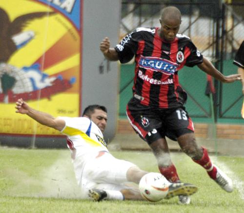 Fotografia de Luis Robayo - Galeria Fotografica: Ccuta Deportivo Vs. Deportivo Pasto - Foto: Ccuta Deportivo Vs. Deportivo Pasto