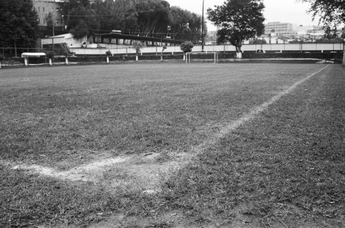 Fotografia de Jes�s Pineda - Galeria Fotografica: Principios de Blanco y Negro - Foto: cancha