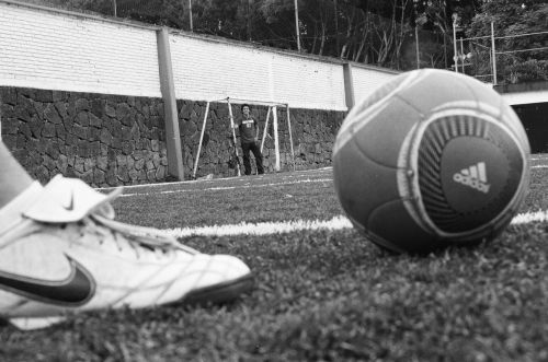 Fotografia de Jes�s Pineda - Galeria Fotografica: Principios de Blanco y Negro - Foto: futbol